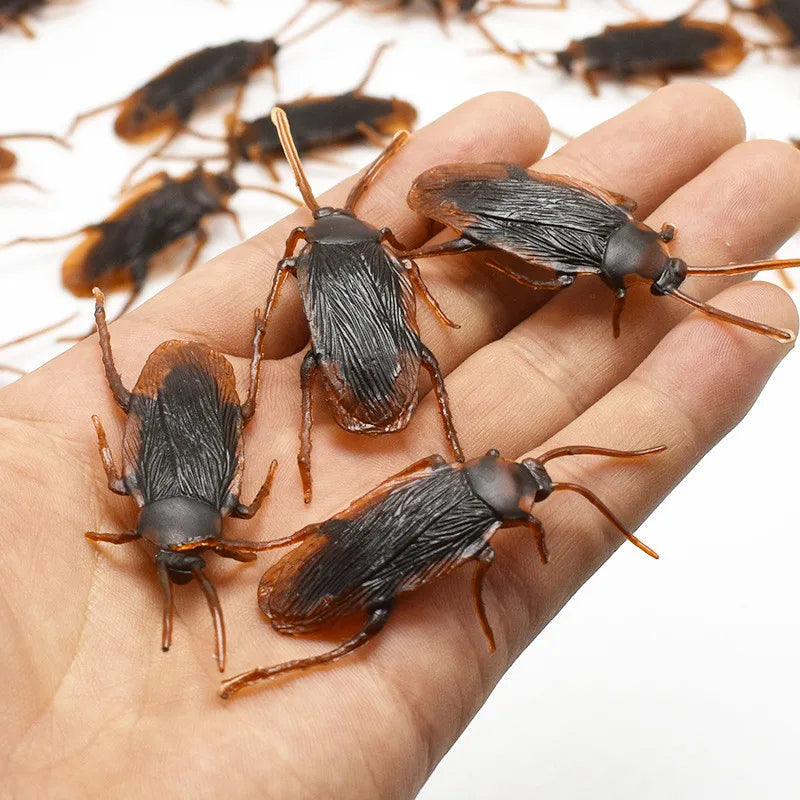 5-50Pcs Halloween Gadget Plastic Cockroaches Joke Decoration Props