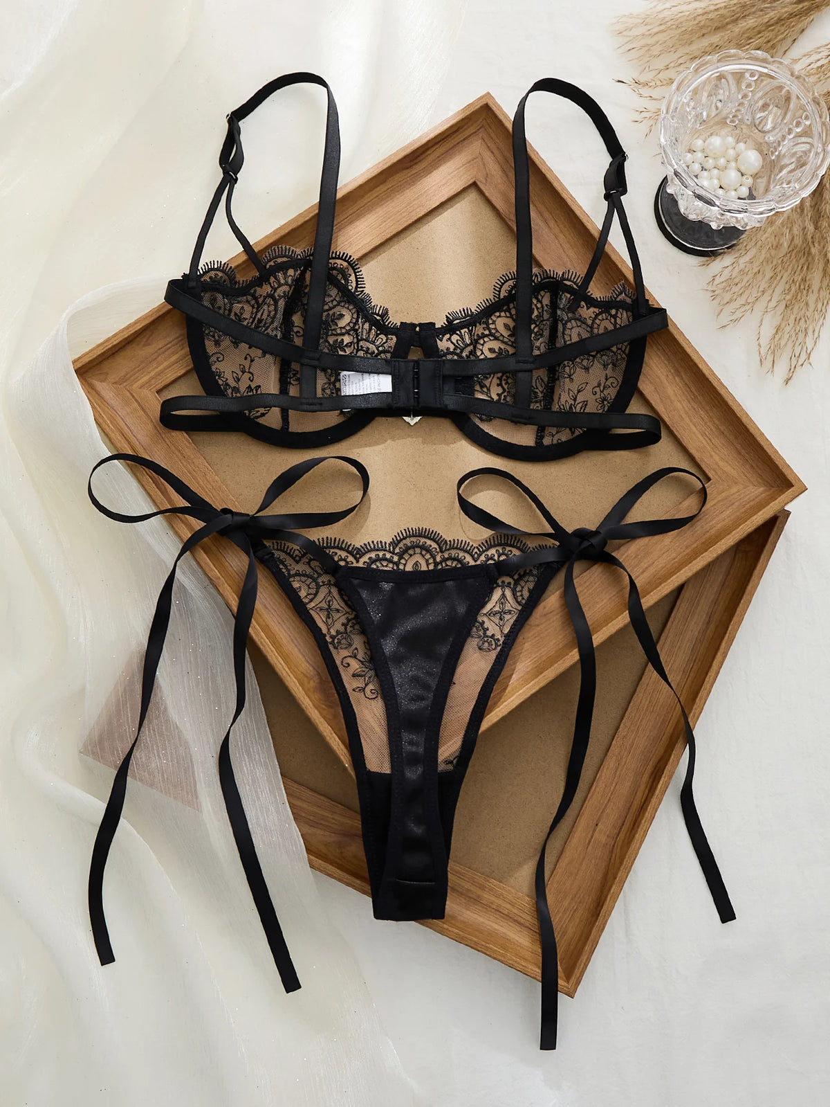 Three-Piece Bra Set, Provocative Lingerie, European Style, Pure Desire